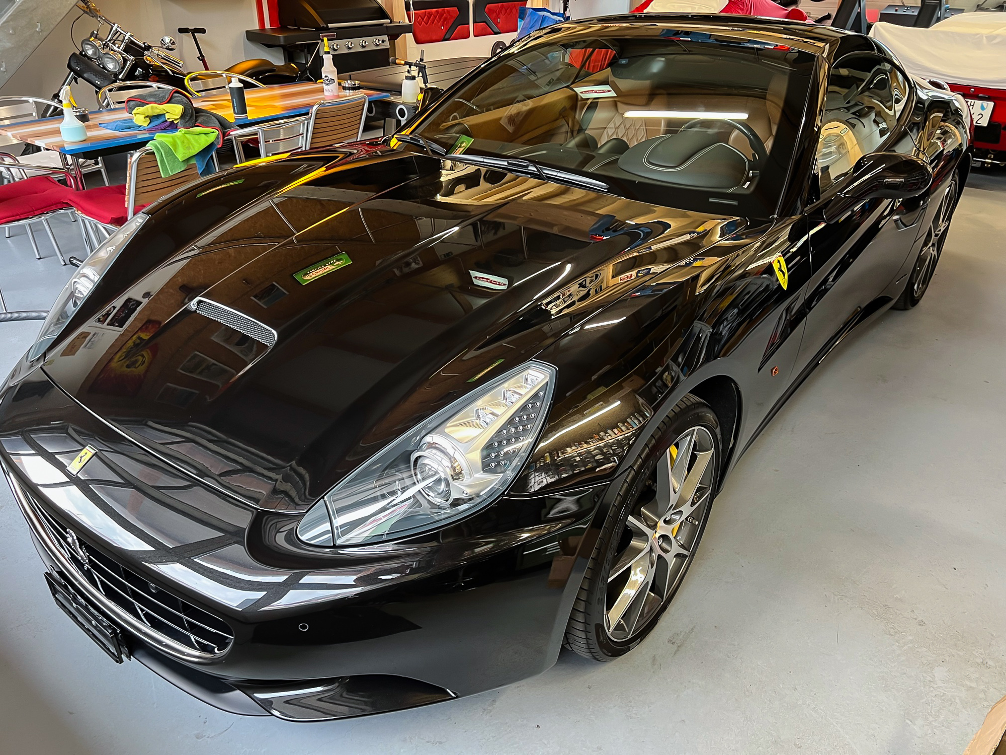 professionellen Fahrzeugaufbereitungs-Service in Zürich :: Autoreinigungsservice in Zürich :: Detailing :: Fahrzeugpflege :: Autoreinigung :: Innenreinigung :: Aussenreinigung :: Geruchsbeseitigung :: Lackreinigung :: Lackaufbereitung :: Lackbehandlung :: Leder- und Stoffpflege :: Carnauba-Versiegelung :: Nano-Versiegelung :: Keramik-Versiegelung :: Innovation :: Zufriedenheitsgarantie :: Spezialisten :: Erfahrung :: Mobiler Aufbereitungs-Service :: Autosammlungen :: Detailing-Outsourcing :: Oldtimerlacke :: höchste Effizienz :: Mitarbeiter-Ressourcen :: Schulung :: Qualitätsstandards :: Detailing-Prozess :: Inspektion und Bewertung :: Vorreinigung :: Dekontamination :: Innenraumreinigung :: Innenraumpflege :: Polieren und Defektkorrektur :: Versiegelung und Schutz :: Qualitätsüberprüfung
