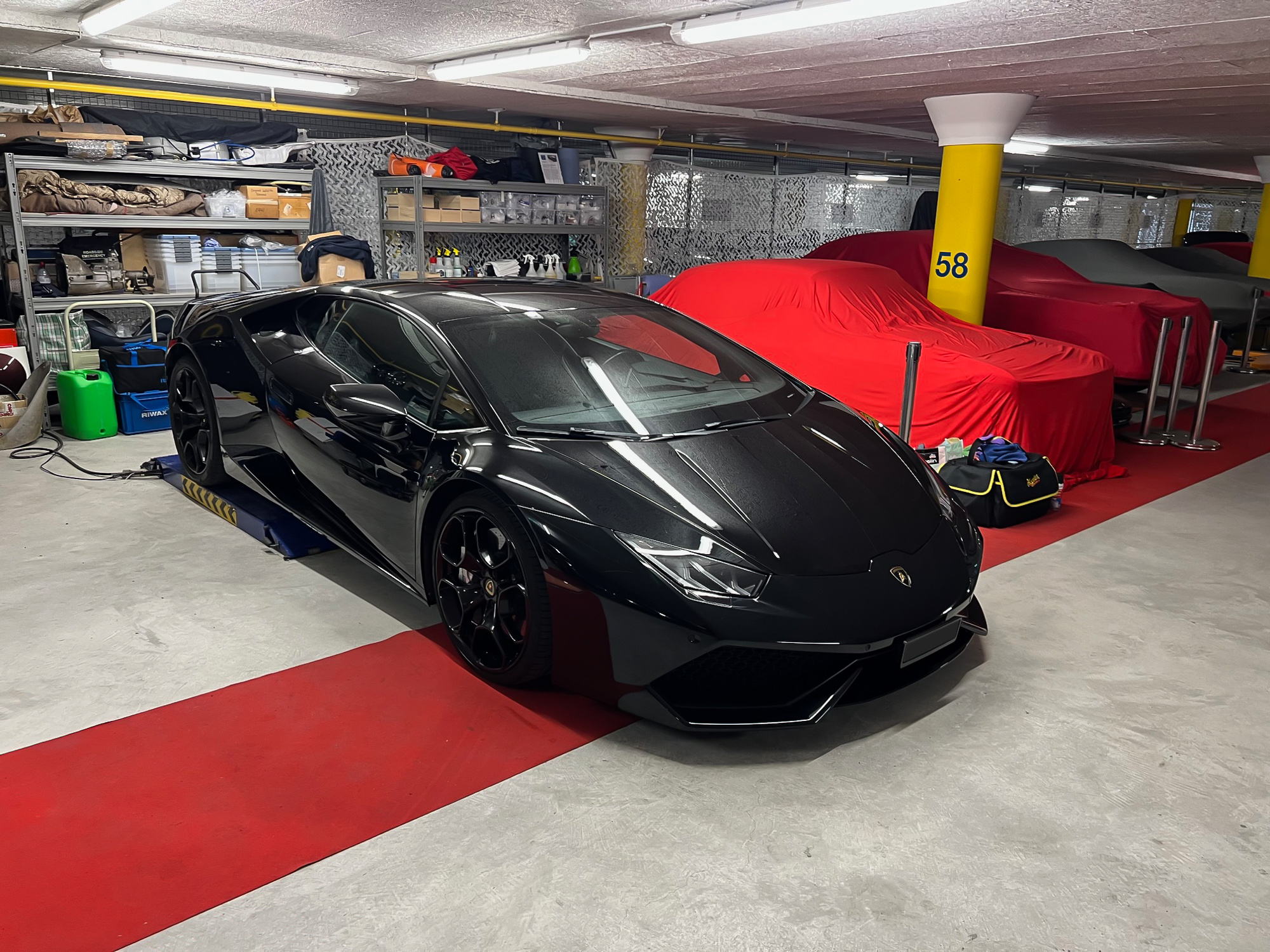 professionellen Fahrzeugaufbereitungs-Service in Zürich :: Autoreinigungsservice in Zürich :: Detailing :: Fahrzeugpflege :: Autoreinigung :: Innenreinigung :: Aussenreinigung :: Geruchsbeseitigung :: Lackreinigung :: Lackaufbereitung :: Lackbehandlung :: Leder- und Stoffpflege :: Carnauba-Versiegelung :: Nano-Versiegelung :: Keramik-Versiegelung :: Innovation :: Zufriedenheitsgarantie :: Spezialisten :: Erfahrung :: Mobiler Aufbereitungs-Service :: Autosammlungen :: Detailing-Outsourcing :: Oldtimerlacke :: höchste Effizienz :: Mitarbeiter-Ressourcen :: Schulung :: Qualitätsstandards :: Detailing-Prozess :: Inspektion und Bewertung :: Vorreinigung :: Dekontamination :: Innenraumreinigung :: Innenraumpflege :: Polieren und Defektkorrektur :: Versiegelung und Schutz :: Qualitätsüberprüfung
